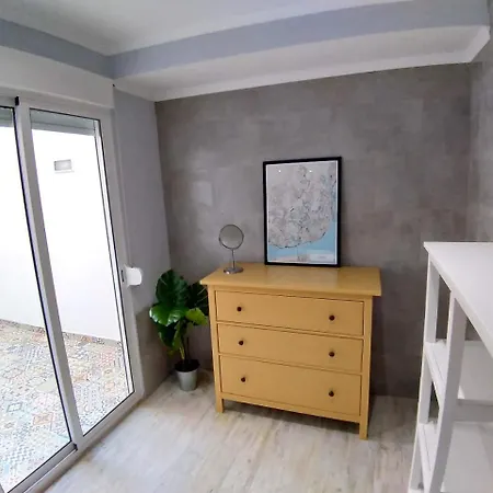 Lisbon Short Apartment